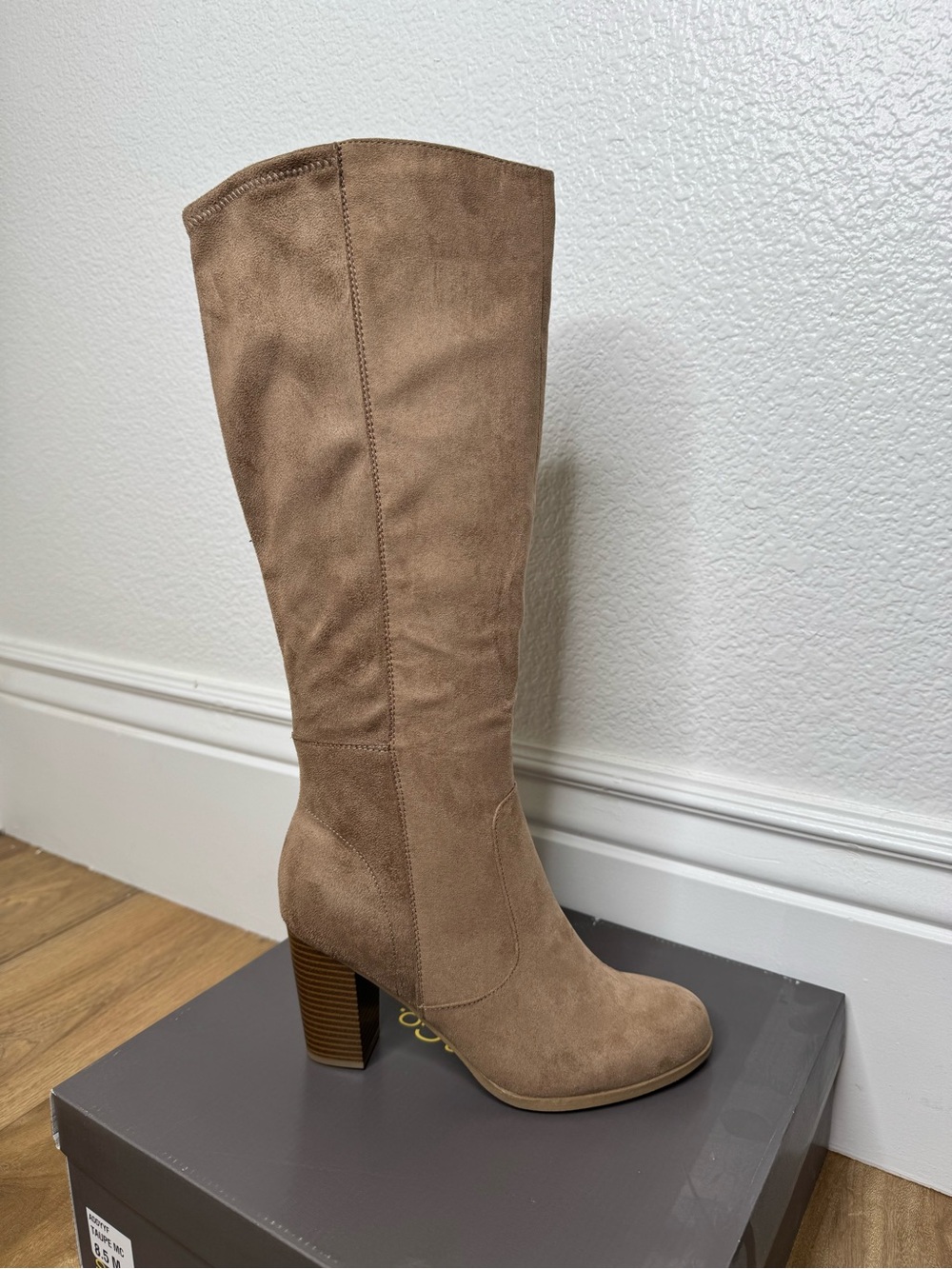 NWT Womens Style & Co Tall Taupe Suede Block Heel Boots